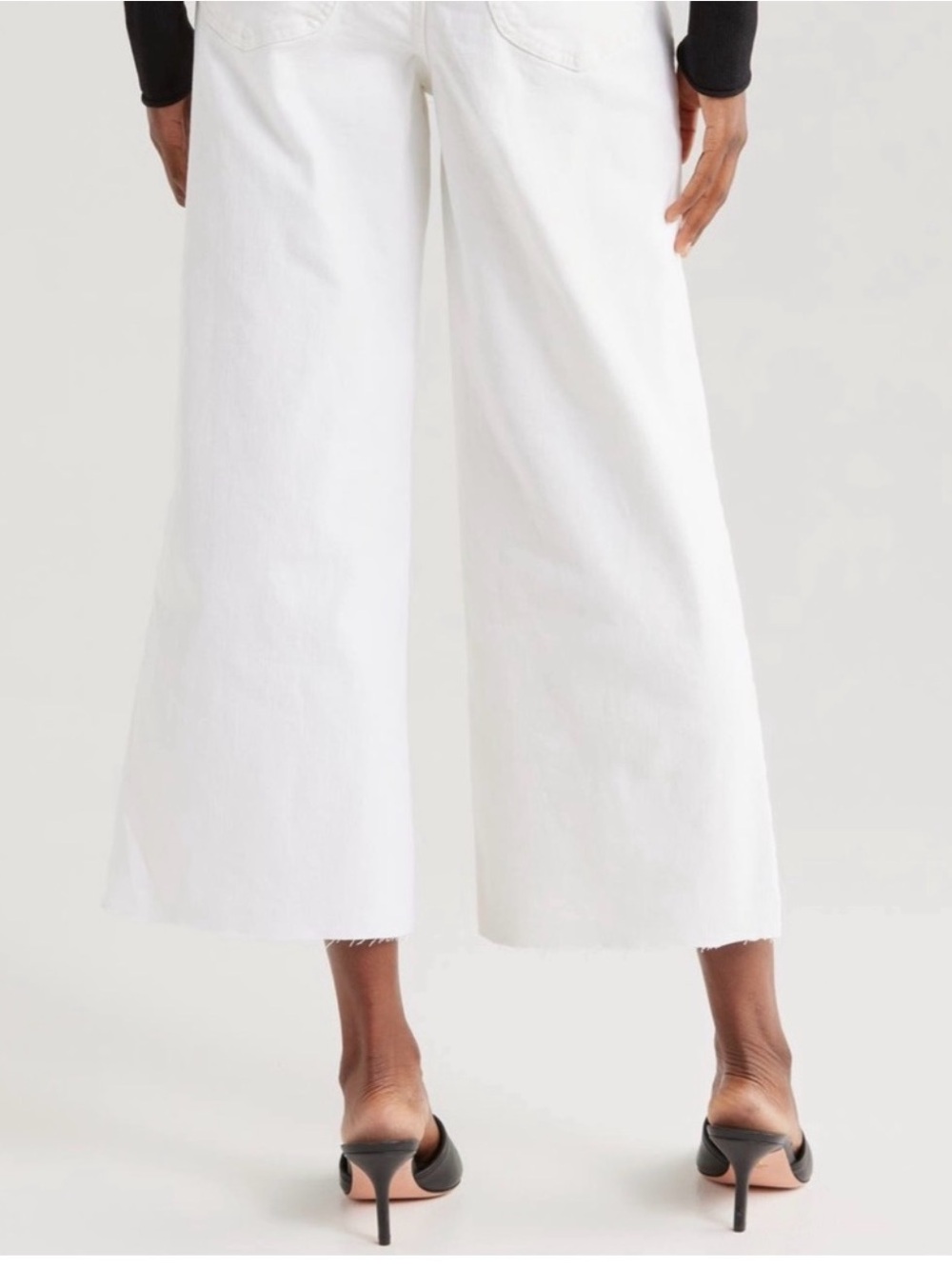 Good American Good Morning ain’t Palazzo White Jeans - Picture 2 of 8